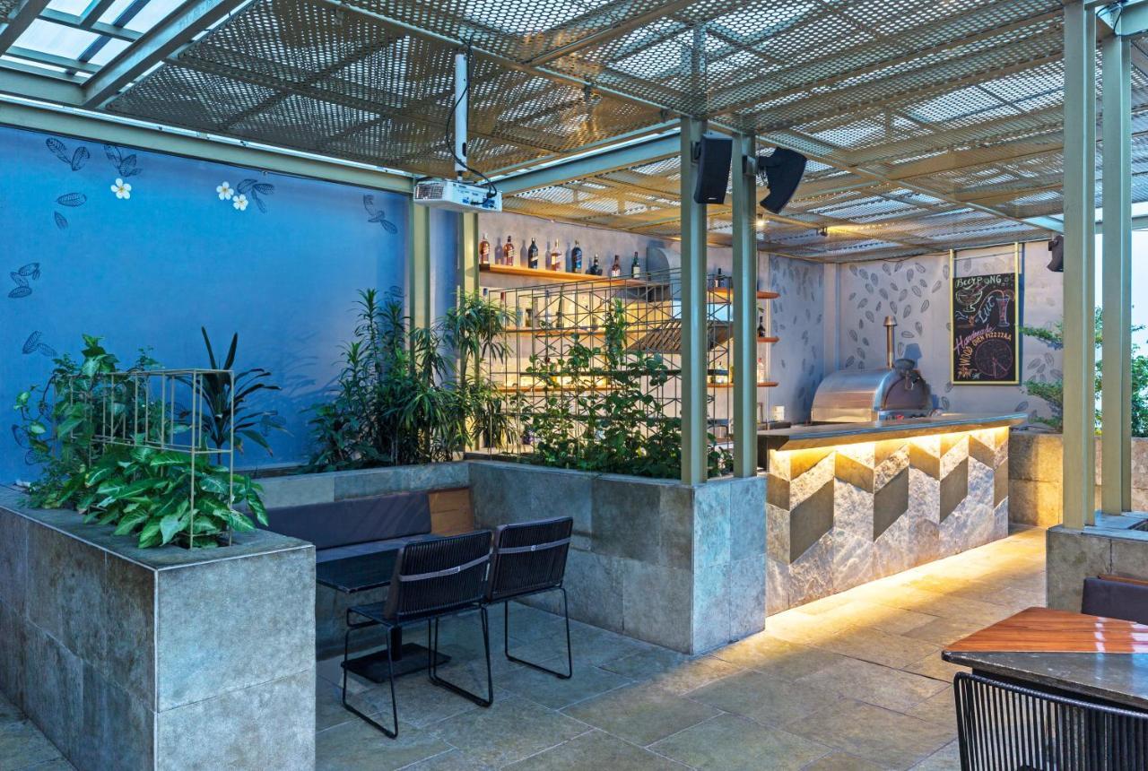 Hotel Crystal Palace Meerut Dış mekan fotoğraf