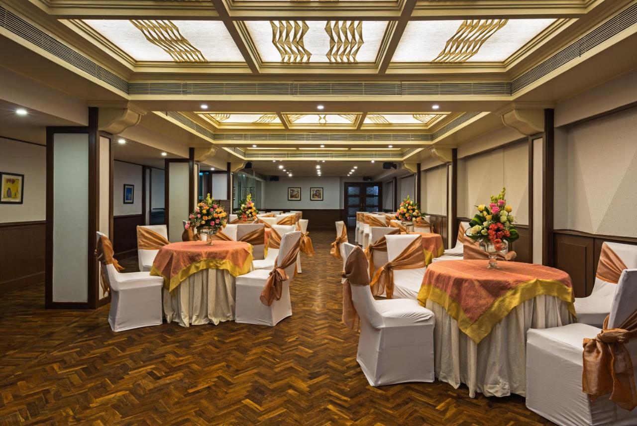 Hotel Crystal Palace Meerut Dış mekan fotoğraf