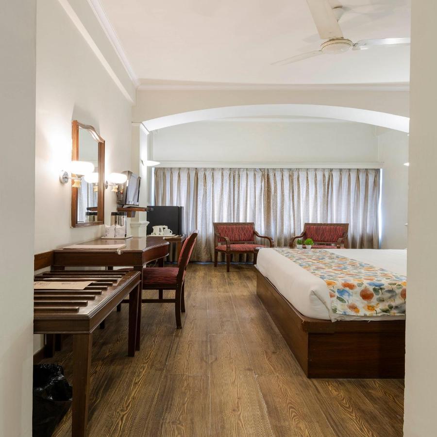 Hotel Crystal Palace Meerut Dış mekan fotoğraf