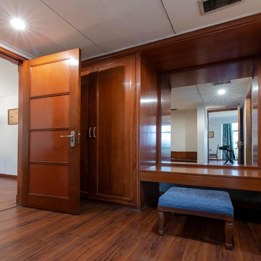 Hotel Crystal Palace Meerut Dış mekan fotoğraf