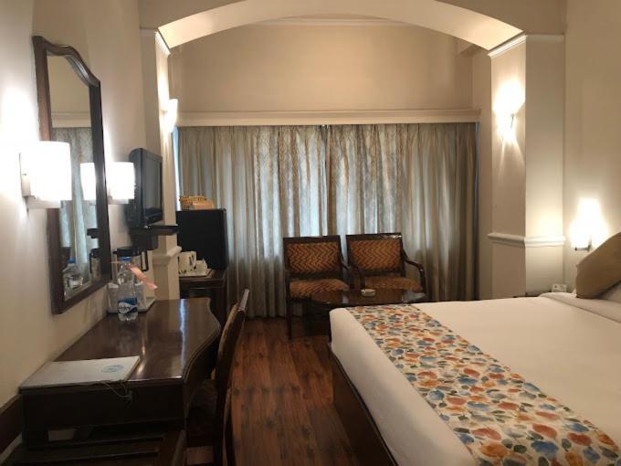 Hotel Crystal Palace Meerut Dış mekan fotoğraf