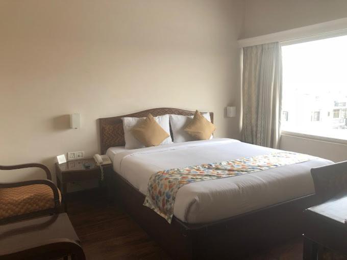 Hotel Crystal Palace Meerut Dış mekan fotoğraf