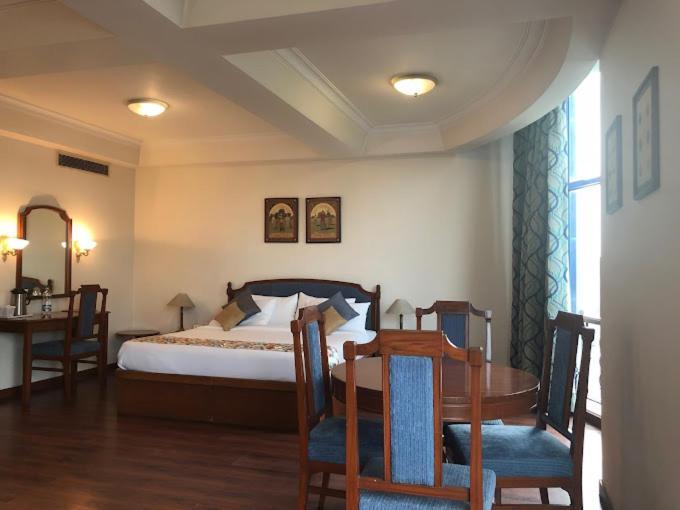Hotel Crystal Palace Meerut Dış mekan fotoğraf